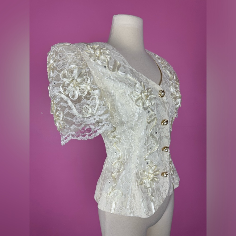 1980s 80s Cream White Lace Soutache Rhinestone Pearl Short Sleeve Blazer Jacket